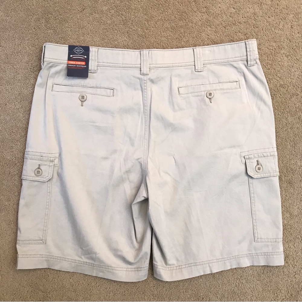 St Johns Bay Mens Cargo Shorts NEW Size 40 Comfort Stretch Putty Off White Gift - Picture 3 of 10